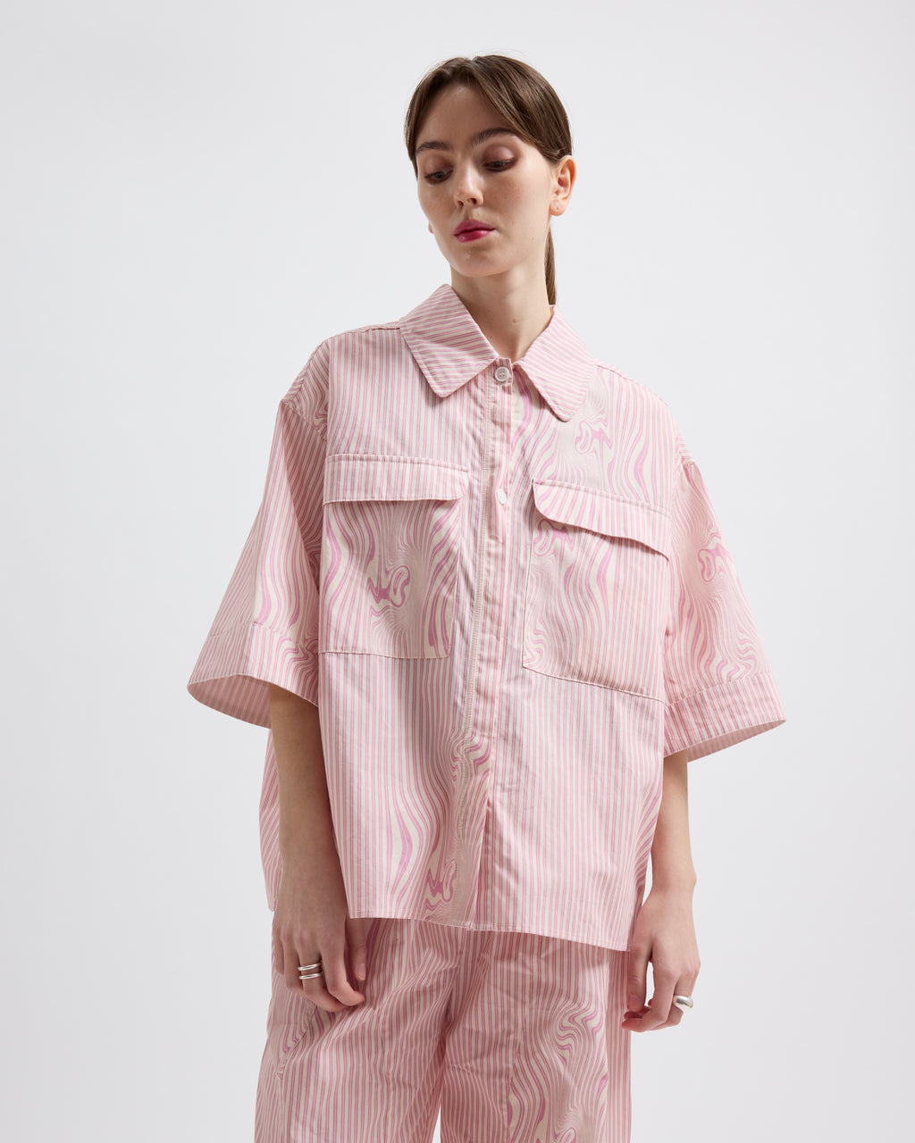 Lyra – Pink Glitch Stripe