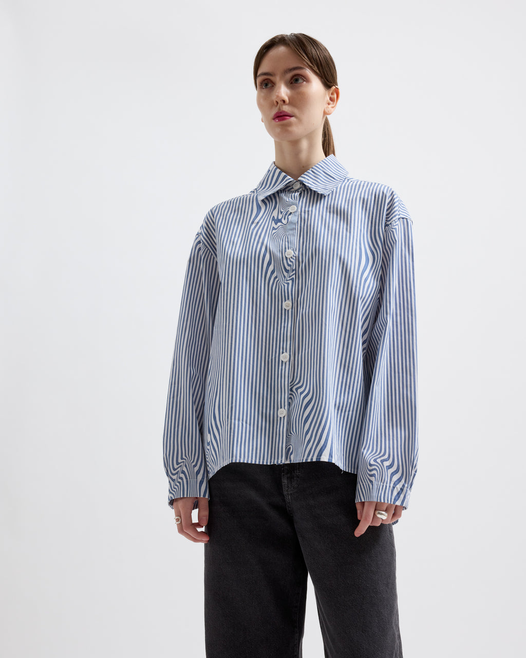 Stella – Blue Glitch Stripe